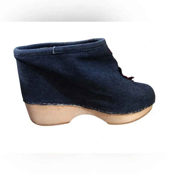 Jeffrey Campbell Red and Blue Mules with Floral Design - Picture 11 of 11